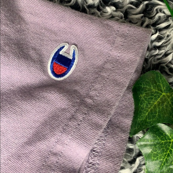 Cropped Champion T Shirt - Picture 3 of 4